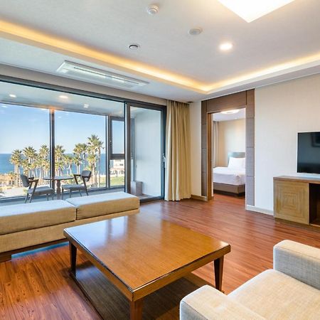 Uni Hotel Jeju Bagian luar foto
