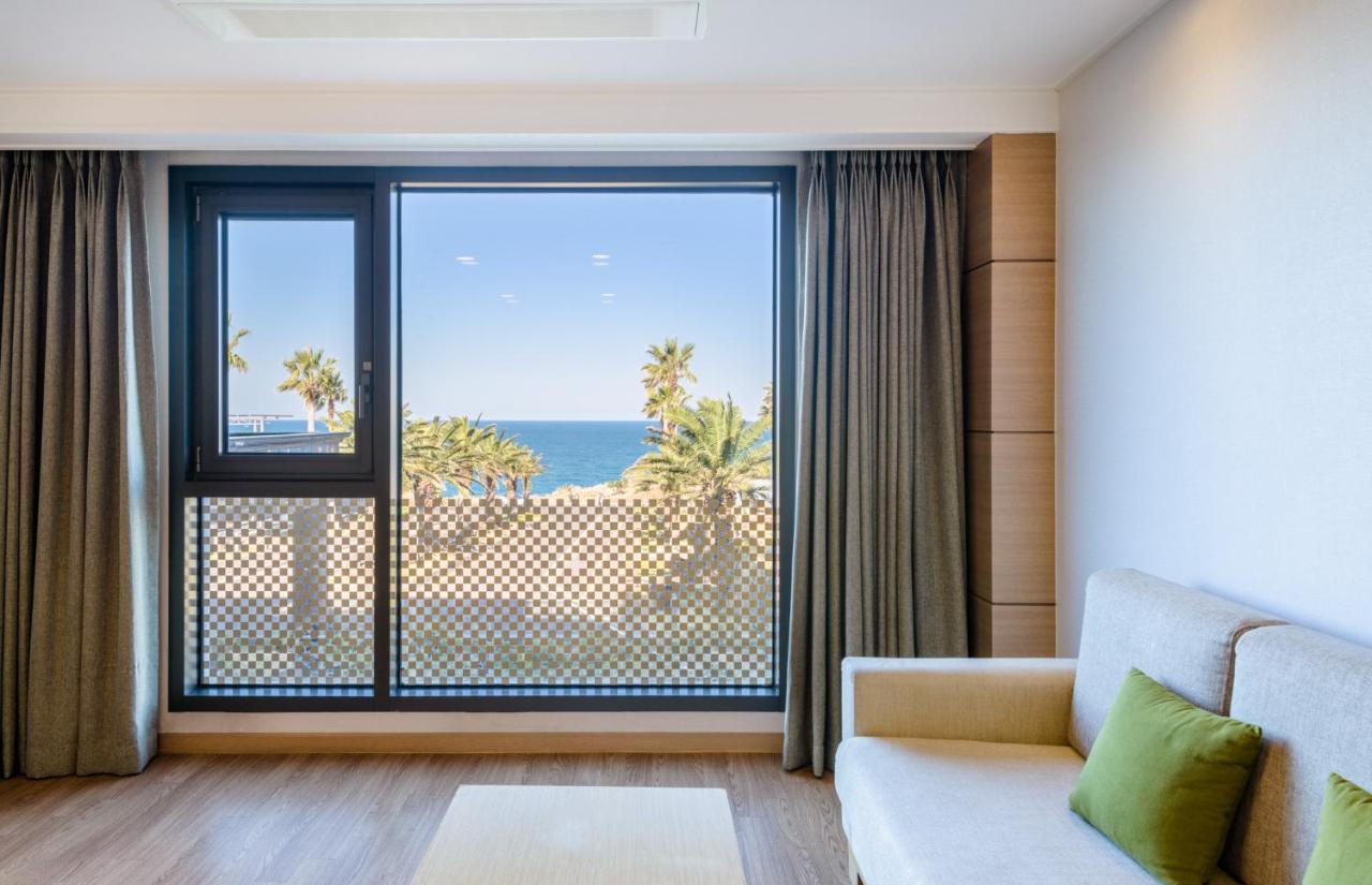 Uni Hotel Jeju Bagian luar foto