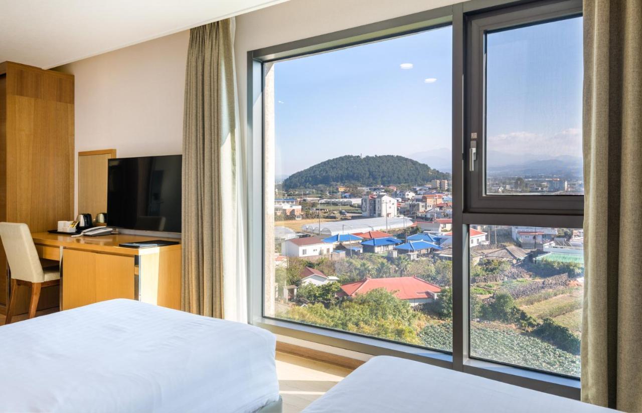 Uni Hotel Jeju Bagian luar foto