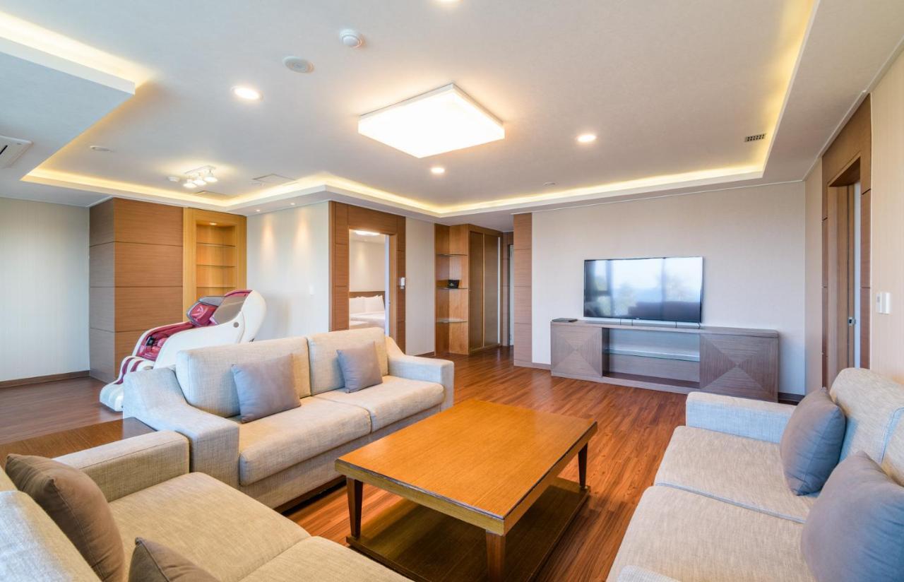 Uni Hotel Jeju Bagian luar foto
