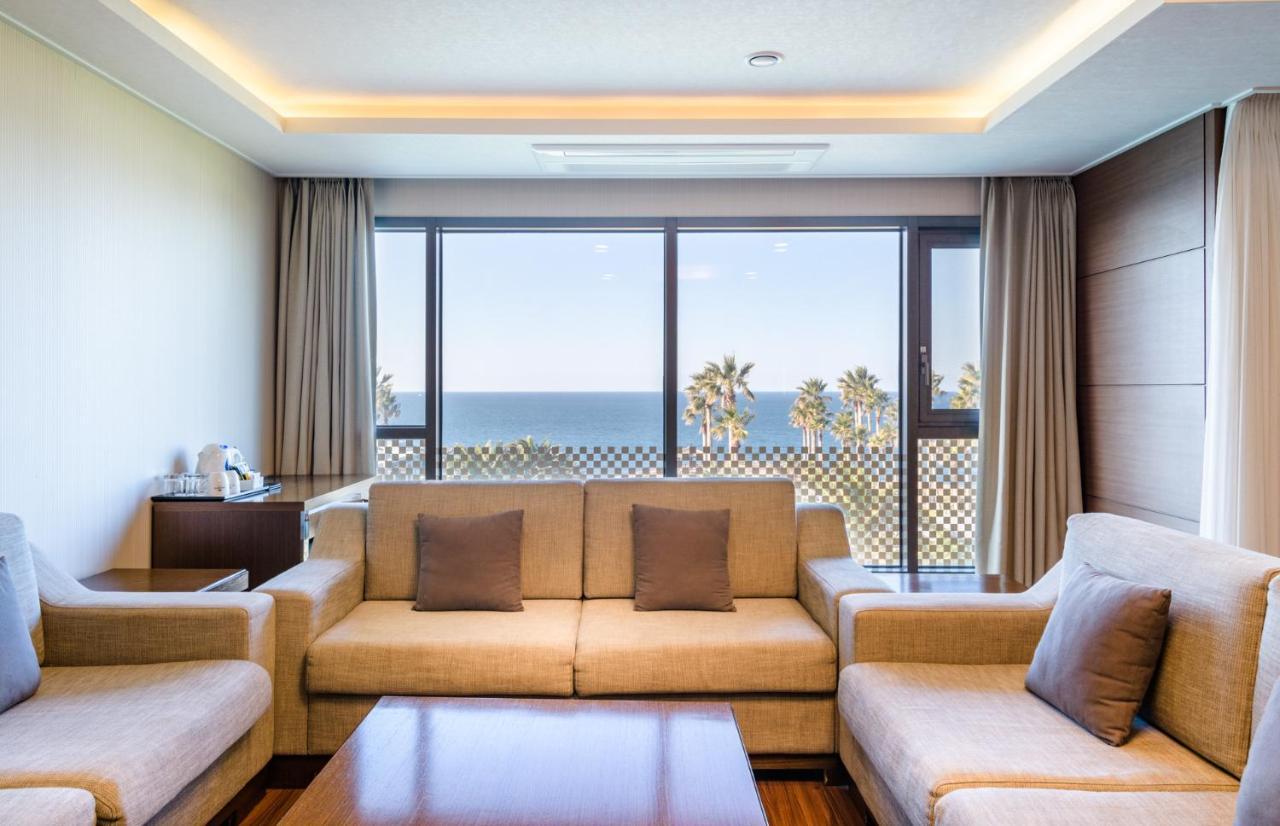 Uni Hotel Jeju Bagian luar foto