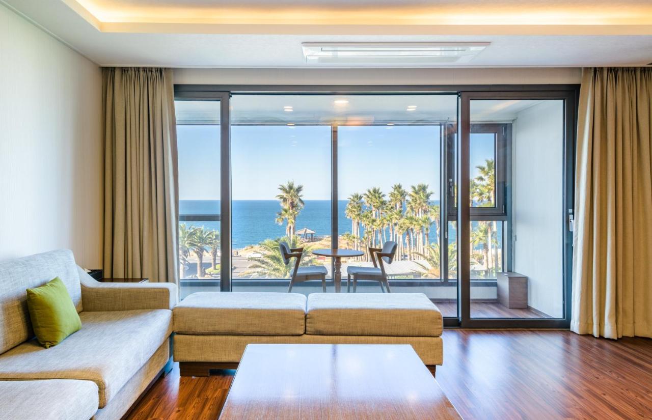 Uni Hotel Jeju Bagian luar foto