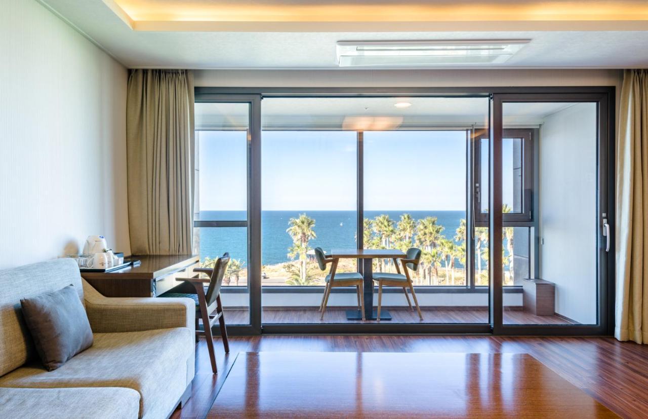 Uni Hotel Jeju Bagian luar foto