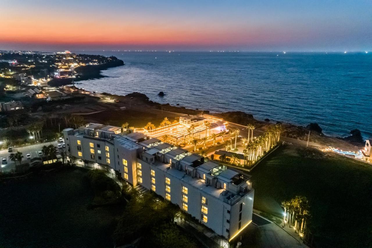 Uni Hotel Jeju Bagian luar foto