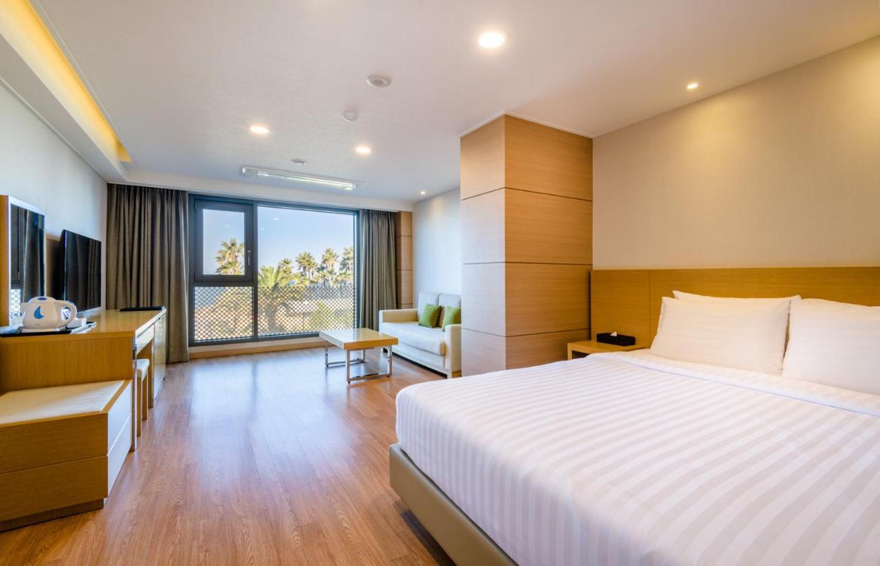 Uni Hotel Jeju Bagian luar foto