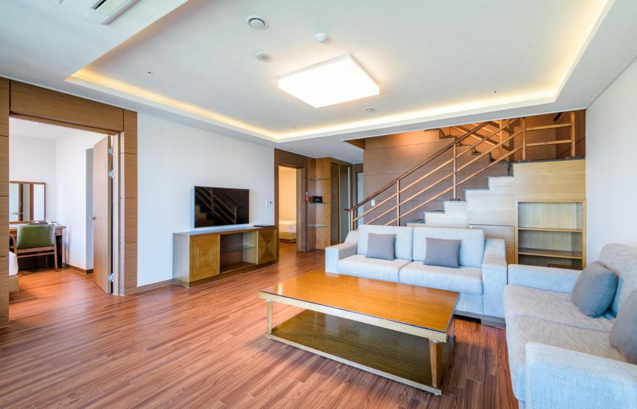 Uni Hotel Jeju Bagian luar foto