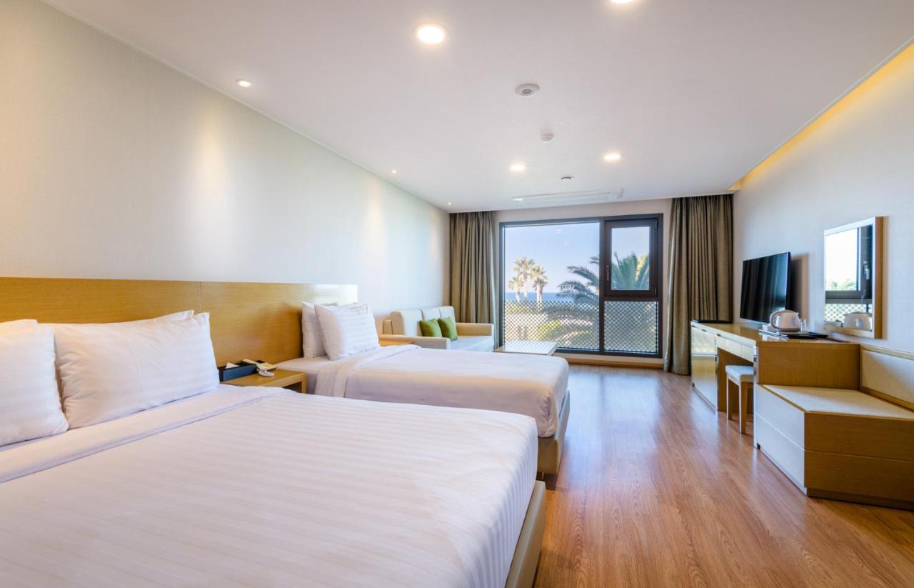 Uni Hotel Jeju Bagian luar foto
