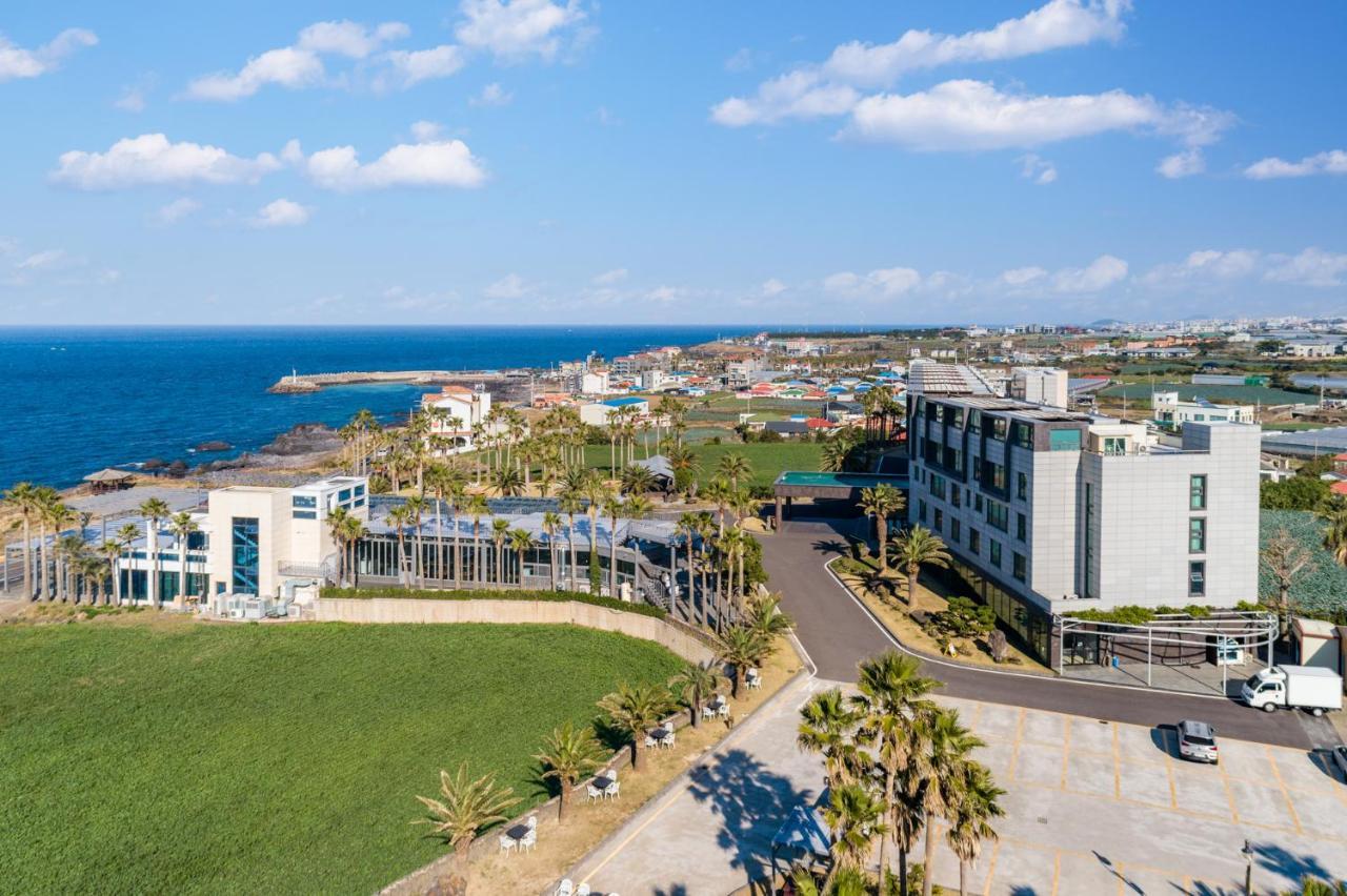 Uni Hotel Jeju Bagian luar foto